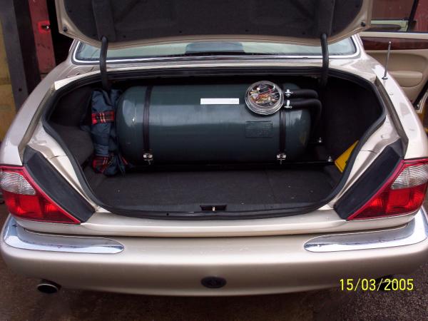 XJ V8